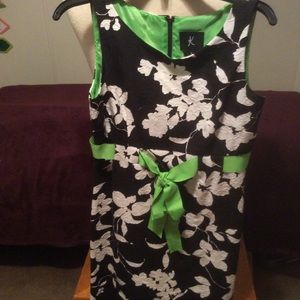 K size 6 sleeveless dress